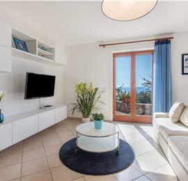 4 bedroom with pool and panoramic sea views near Serrento, sleeps 10